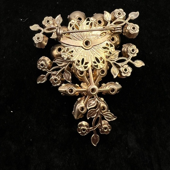 Vintage Aurora Borealis Purple Rhinestone Floral Brooch – Mid-Century Statement - Picture 3 of 4